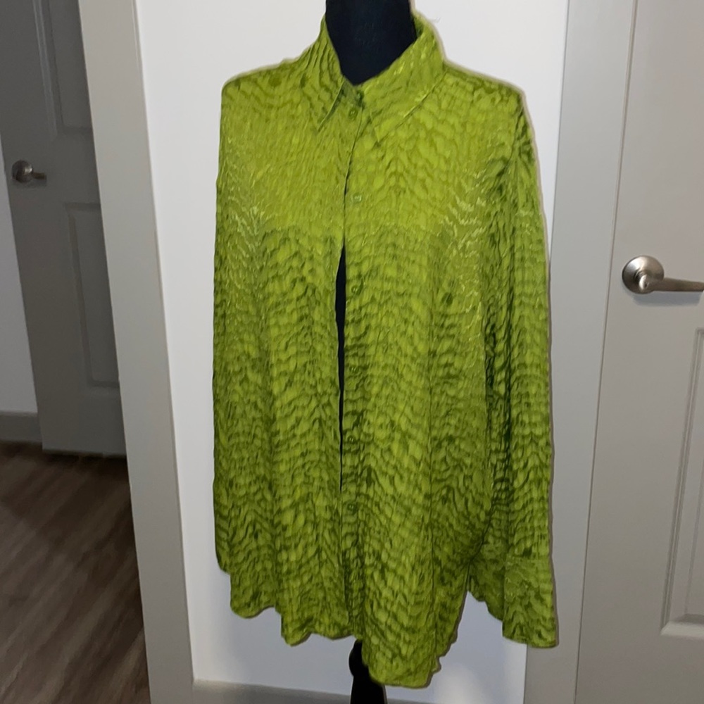 H&M shirt size Xl very nice e fabric lose type to wear anytime